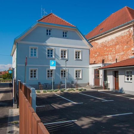 Apartmani Kac Karlovac Exterior foto