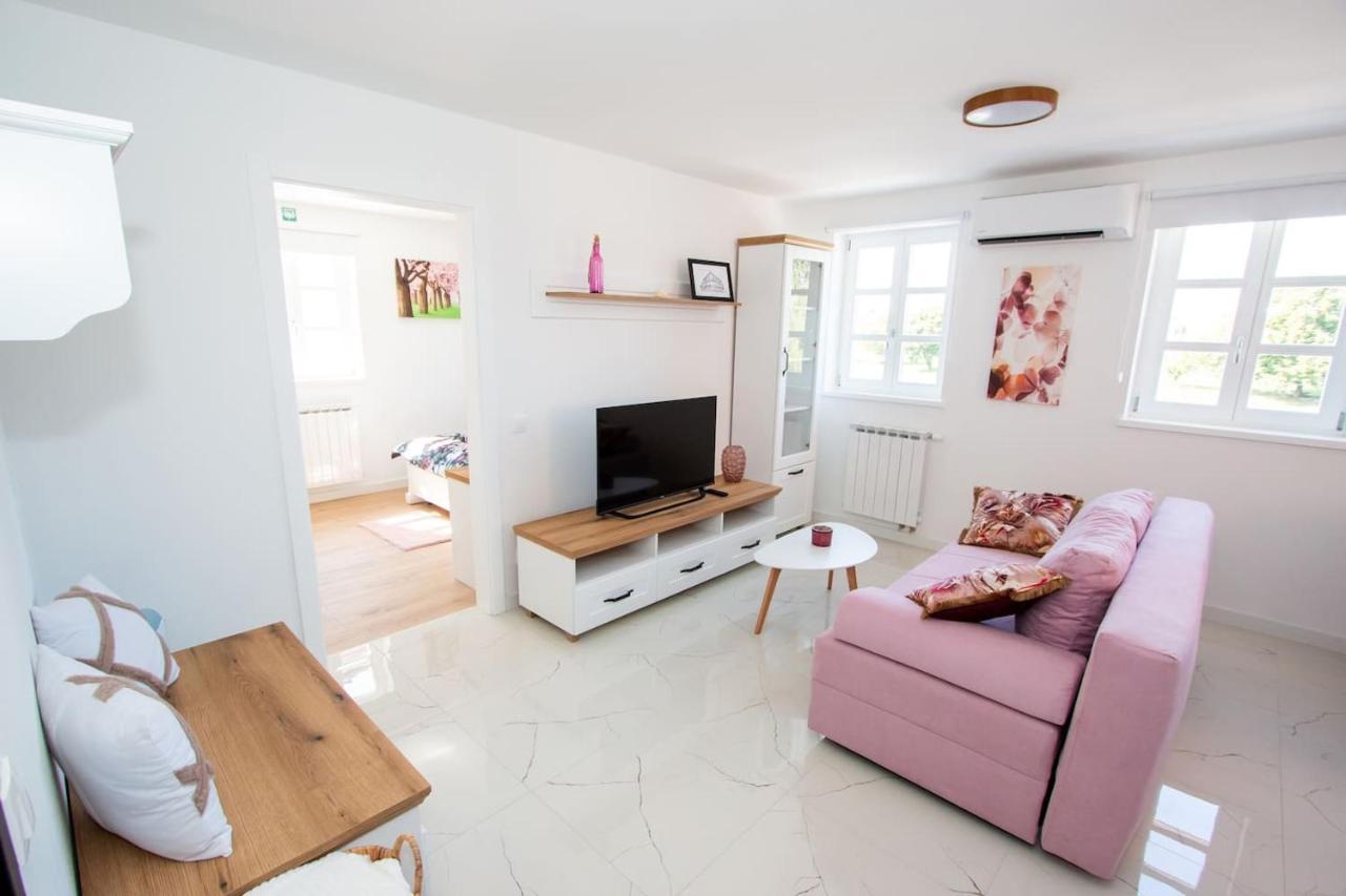 Apartmani Kac Karlovac Exterior foto