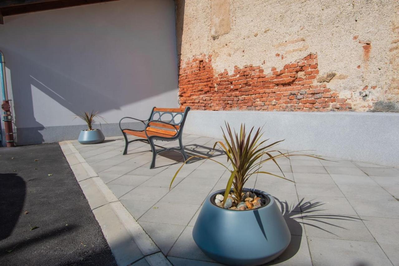 Apartmani Kac Karlovac Exterior foto