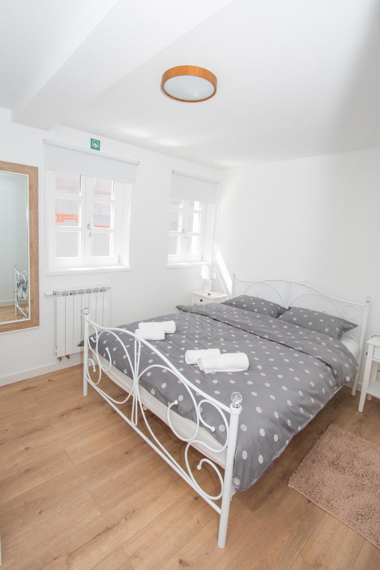 Apartmani Kac Karlovac Exterior foto