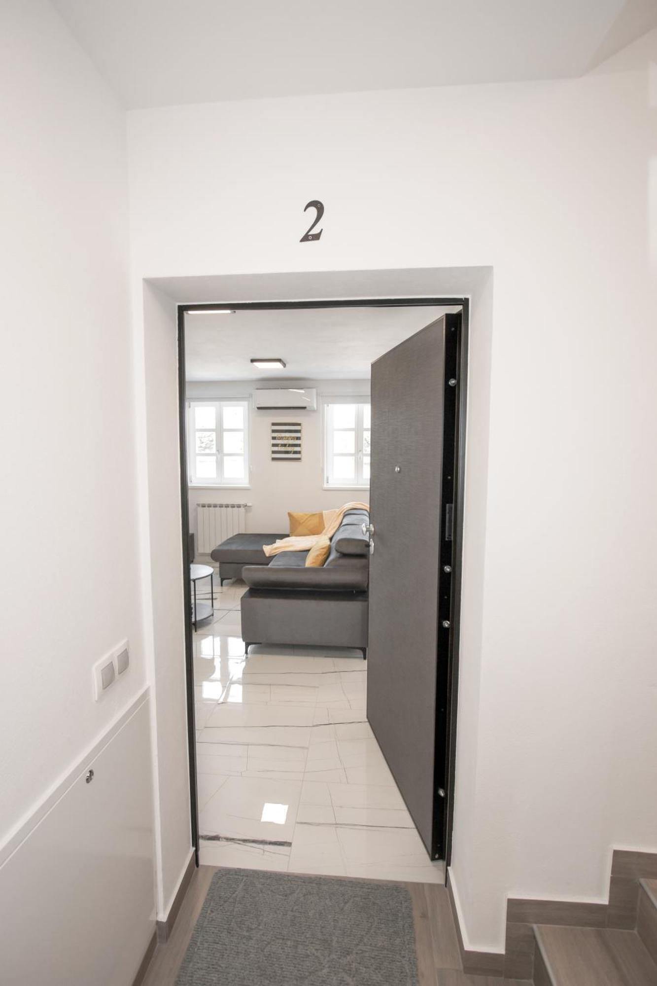 Apartmani Kac Karlovac Exterior foto